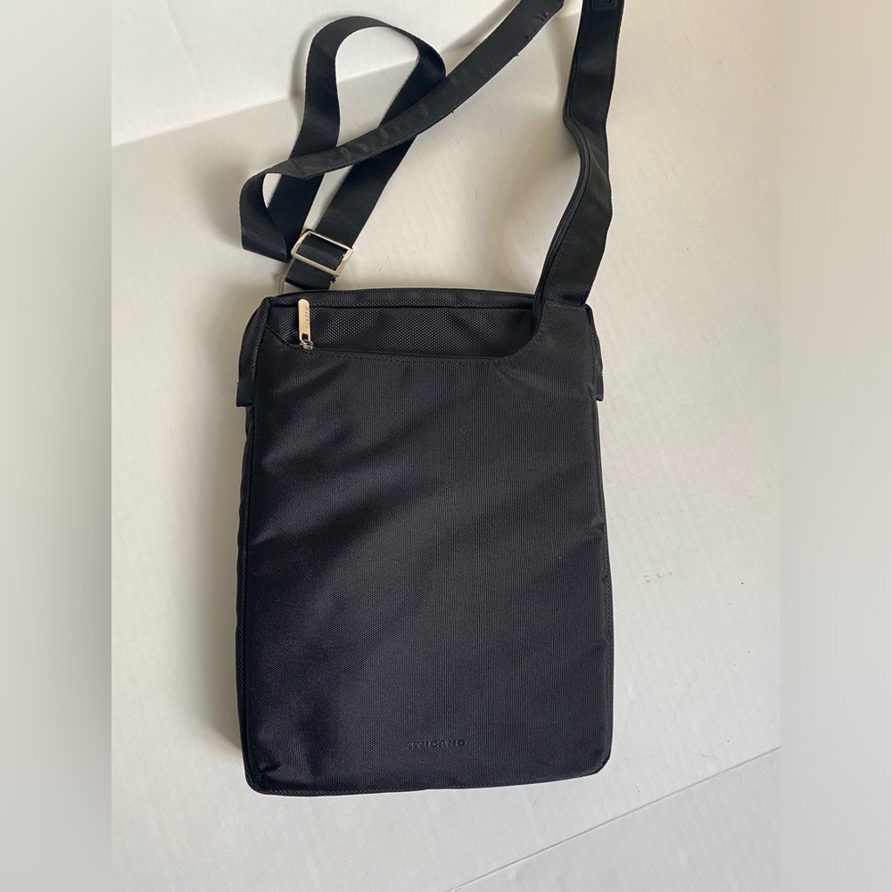 Tucano Finatex Black iPad Tablet Crossbody Shoulder Bag – Excellent Condition